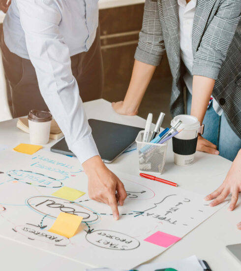 Gruppe von Menschen plant.