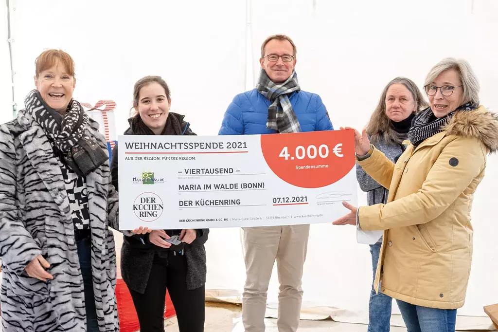 Der Küchenring Blog Foto Spendenuebergabe Gruppenfoto