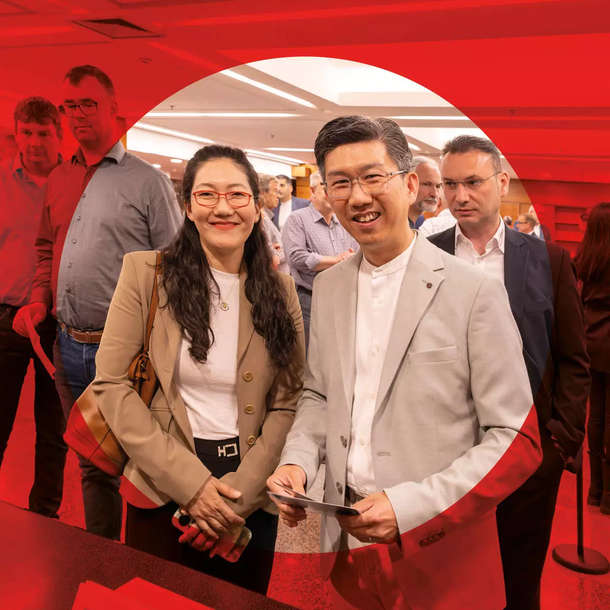 Das Bild zeigt zwei Personen | Gemeinschaftlicher Verband